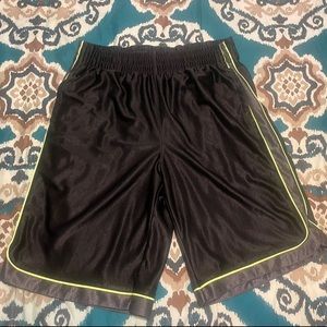 Mens Xersion black basketball shorts
